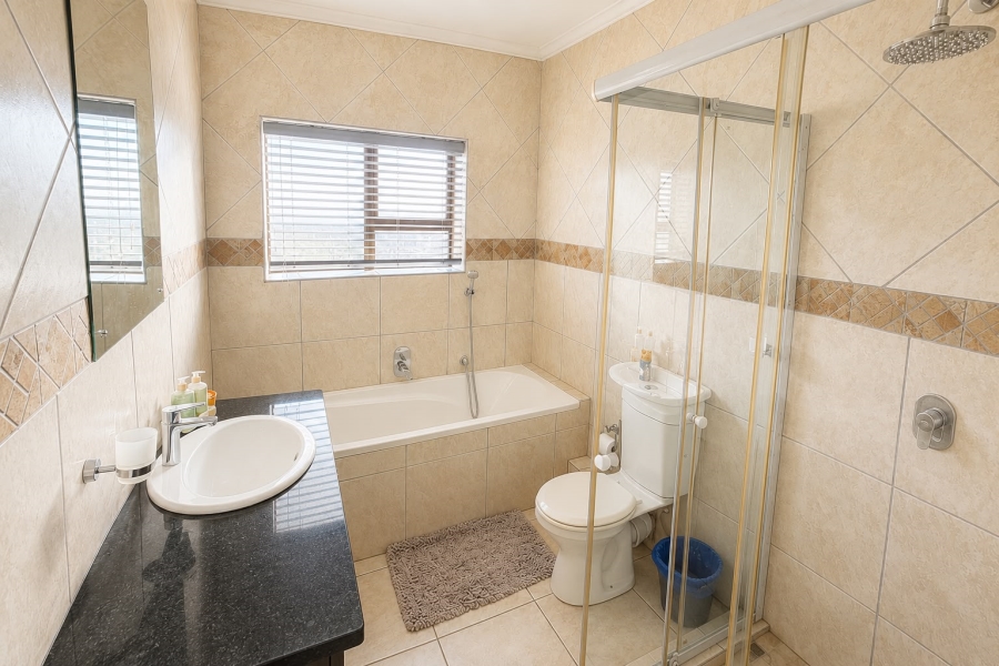 4 Bedroom Property for Sale in Hartenbos Heuwels Western Cape